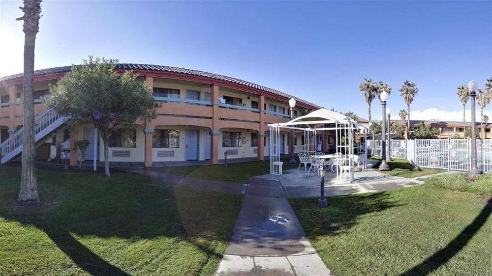 Spark By Hilton Santa Nella Exterior foto