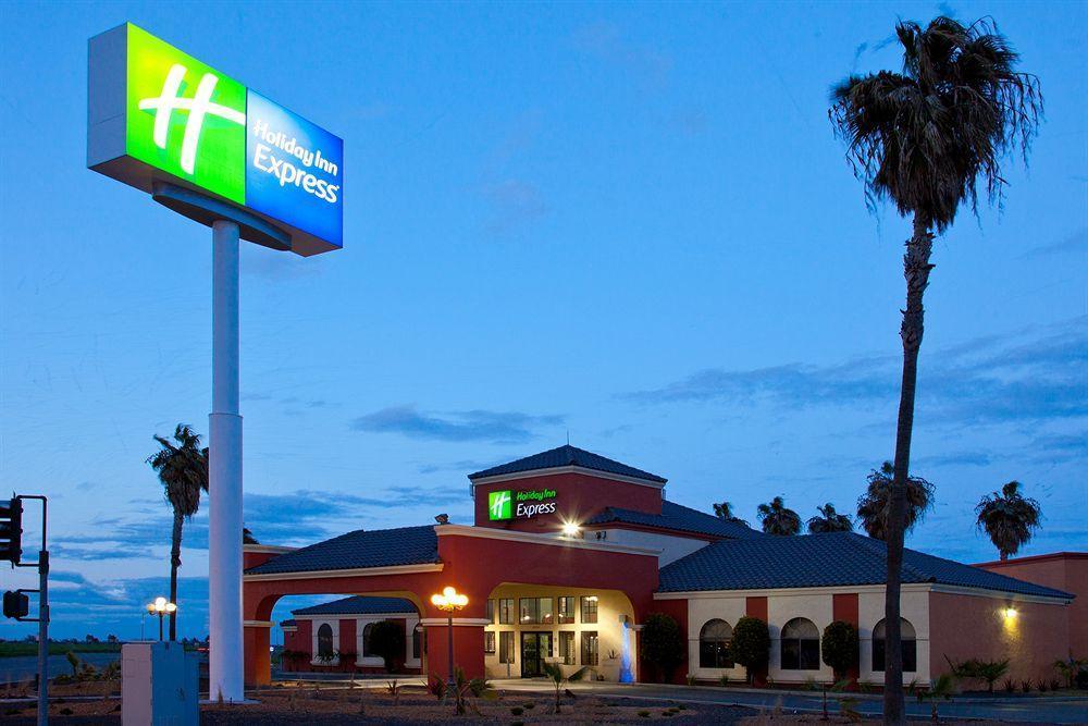 Spark By Hilton Santa Nella Exterior foto